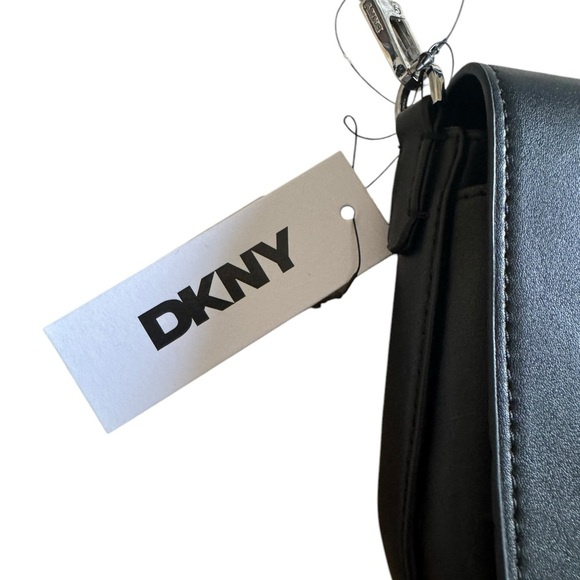 NWT DKNY Black Clutch Shoulder Bag - $128 MSRP ✨ - Picture 2 of 8